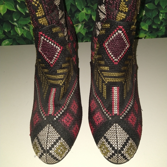 Gorgeous Textile Geometric Embroidered Ankle booties by Rampage Sz 7.5 - Picture 4 of 7